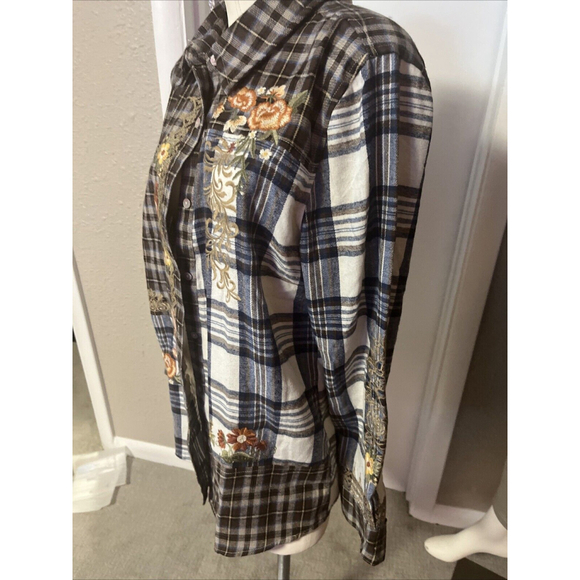 Large Embroidered Plaid Women’s Blouse Blue By Paparazzi nWT Flannel Top - Picture 4 of 9